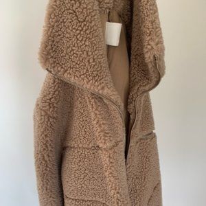 M Aritzia Beige Sherpa Jacket